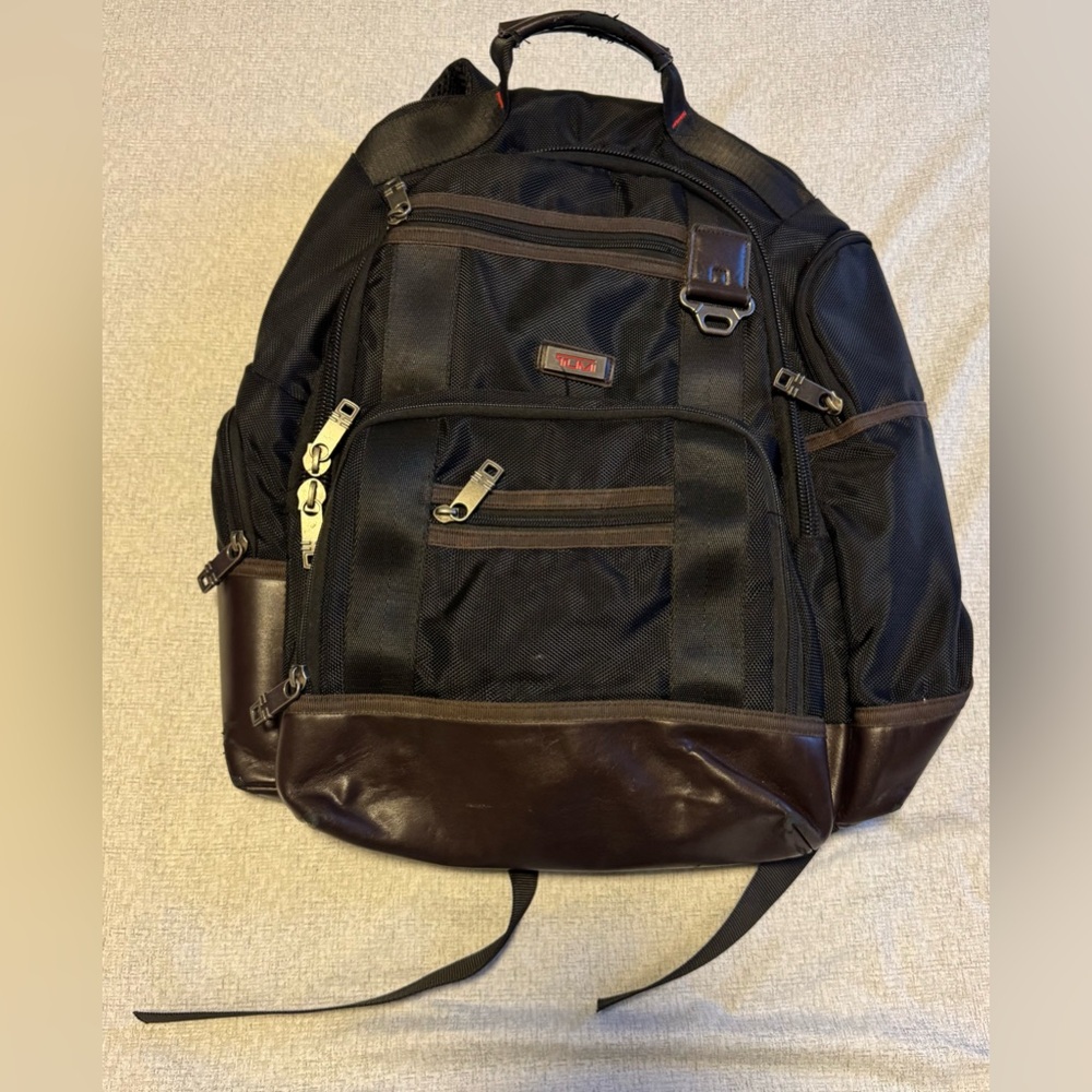 Tumi Alpha Bravo Kingsville Deluxe Brief Pack